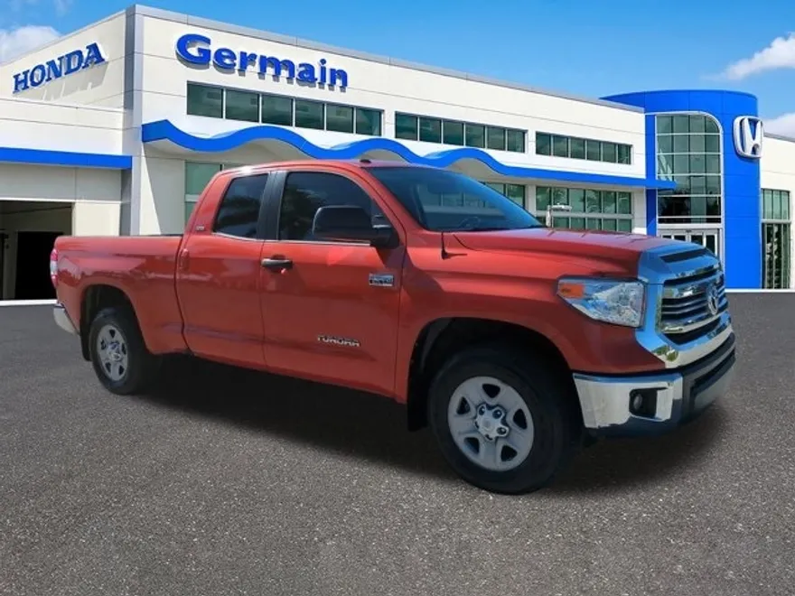 2017 Toyota Tundra SR5 photo 1