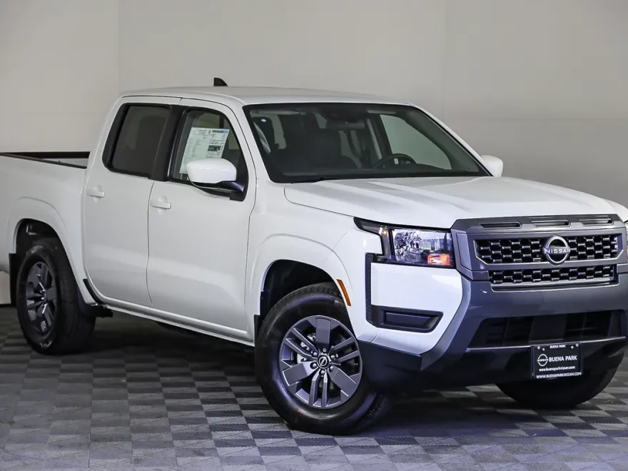2025 Nissan Frontier SV photo 1