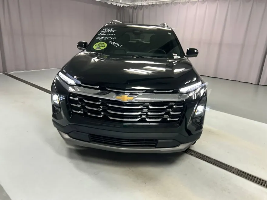 2025 Chevrolet Equinox LT photo 1