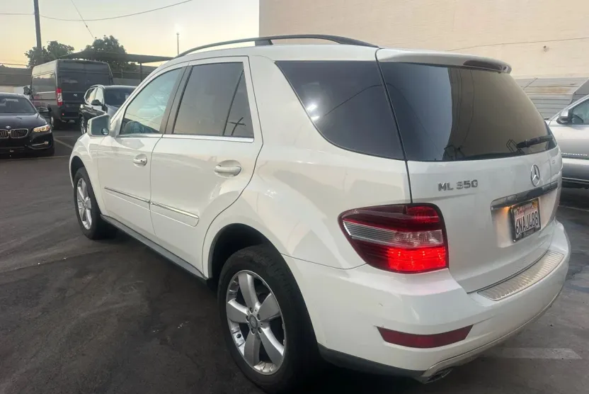 2011 Mercedes Benz ML 350 photo 1