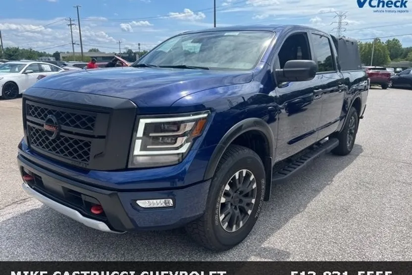 2022 Nissan Titan PRO-4X photo 1
