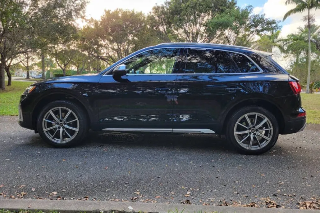 2022 Audi SQ5 Premium Plus photo 1
