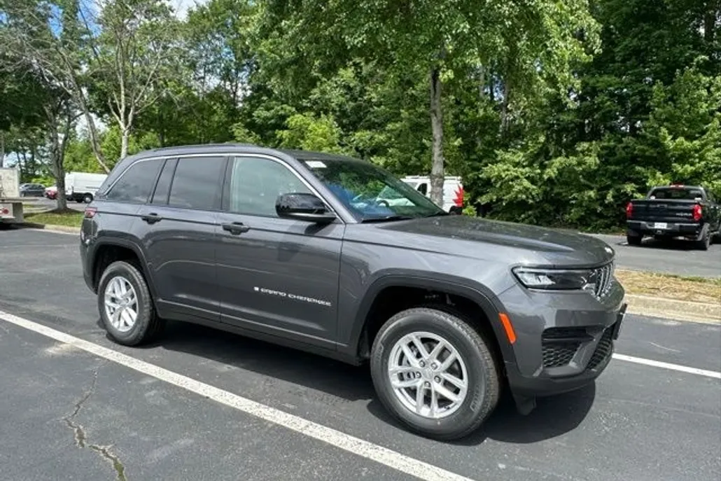 2025 Jeep Grand Cherokee Laredo X photo 1