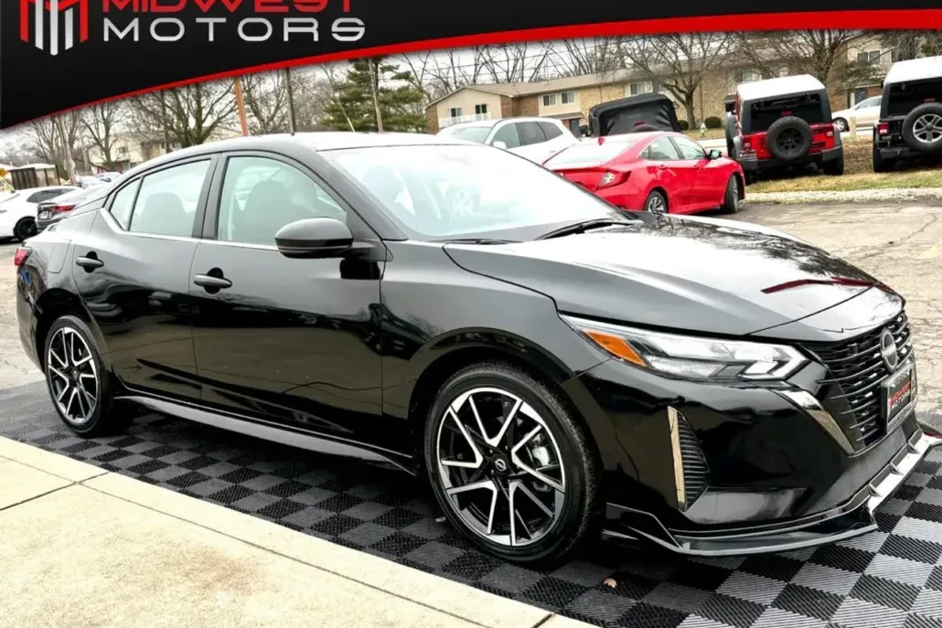 2024 Nissan Sentra SR photo 1