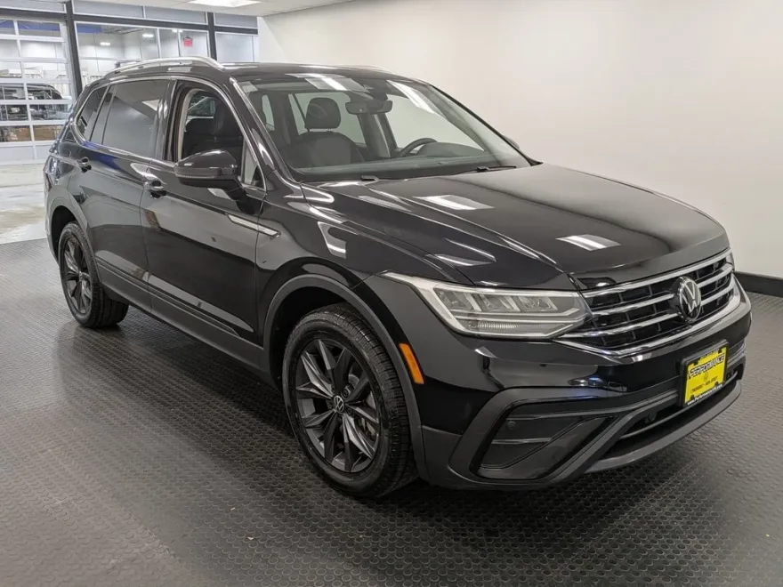 2022 Volkswagen Tiguan SE photo 1