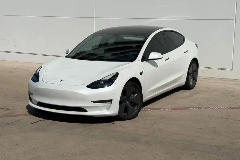 2022 Tesla Model 3 Long Range photo 1