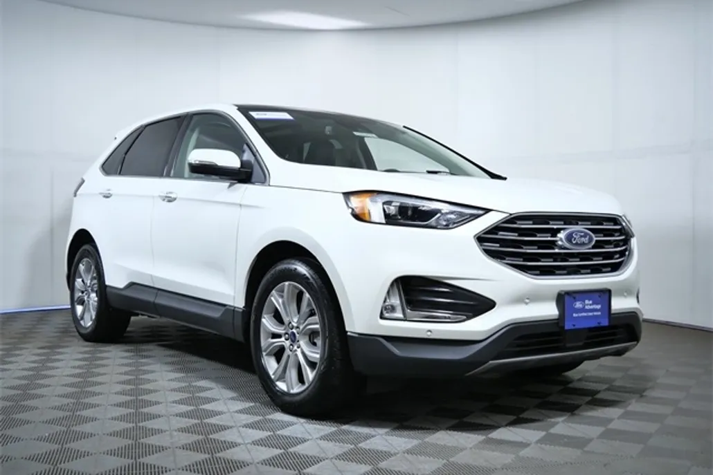 2022 Ford Edge Titanium photo 1