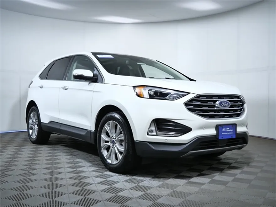 2022 Ford Edge Titanium photo 1