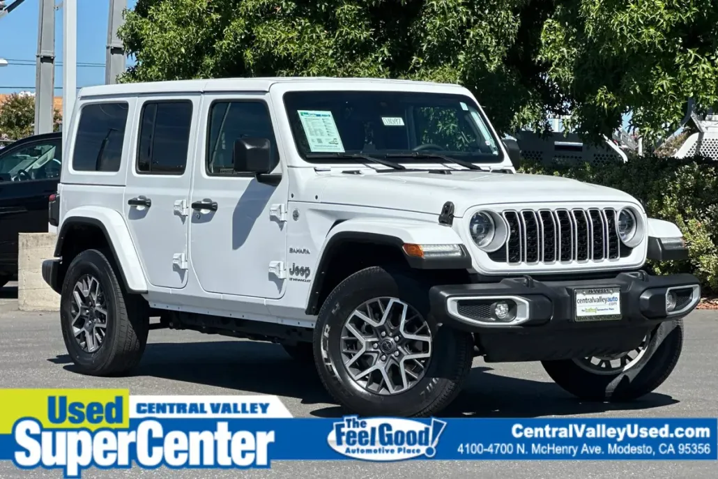 2024 Jeep Wrangler Sahara photo 1