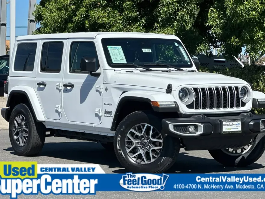 2024 Jeep Wrangler Sahara photo 1