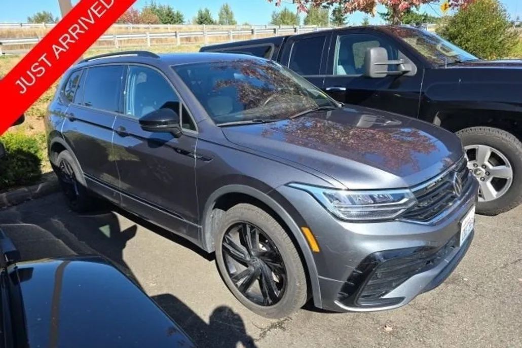 2023 Volkswagen Tiguan SE R-Line Black photo 1
