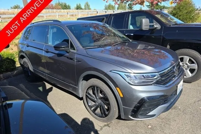 2023 Volkswagen Tiguan SE R-Line Black photo 1