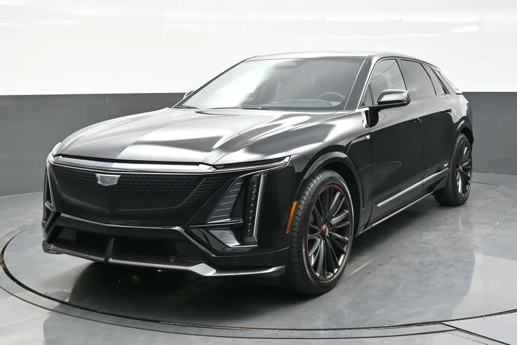 2026 Cadillac Lyriq photo 1