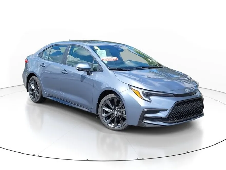 2024 Toyota Corolla SE photo 1