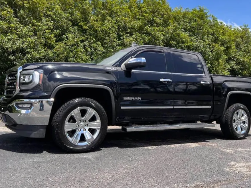 2017 Gmc Sierra 1500 SLT photo 1
