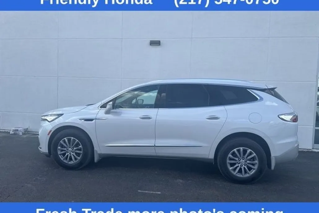 2024 Buick Enclave Essence photo 1