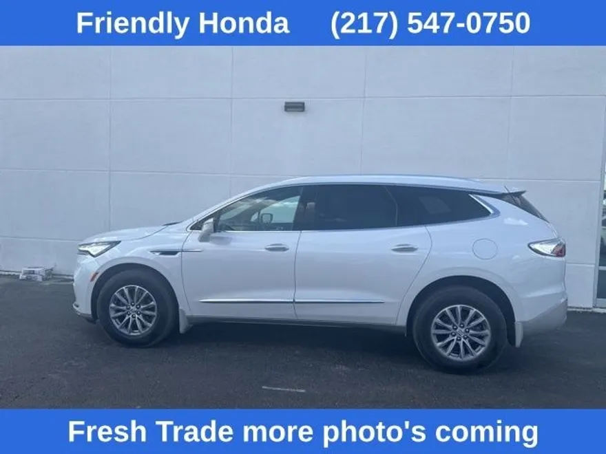 2024 Buick Enclave Essence photo 1