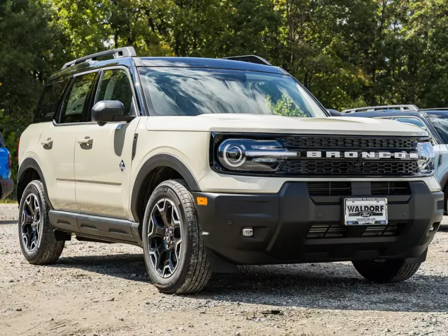 2025 Ford Bronco Sport Outer Banks photo 1