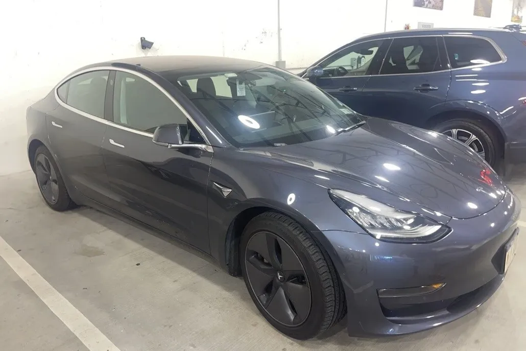 2018 Tesla Model 3 Long Range photo 1