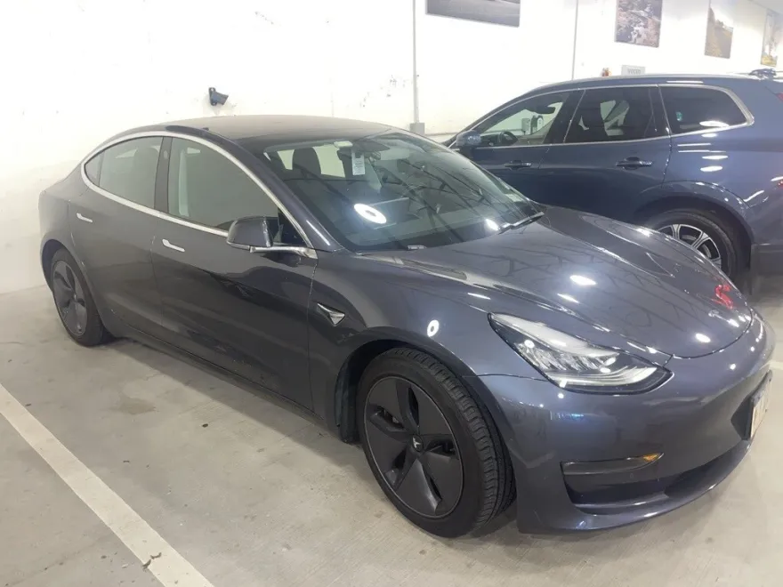 2018 Tesla Model 3 Long Range photo 1