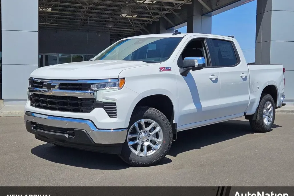 2025 Chevrolet Silverado 1500 LT photo 1