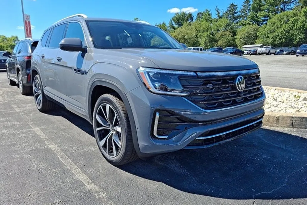 2026 Volkswagen Atlas SEL Premium R-Line photo 1