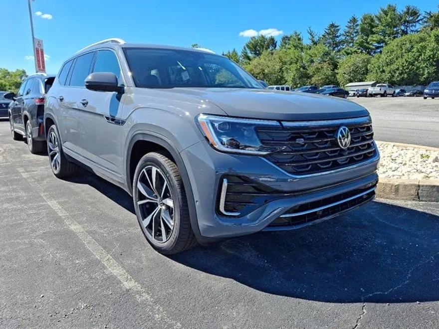 2026 Volkswagen Atlas SEL Premium R-Line photo 1