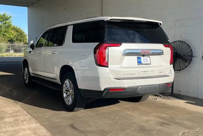 2024 Gmc Yukon XL SLT photo 1