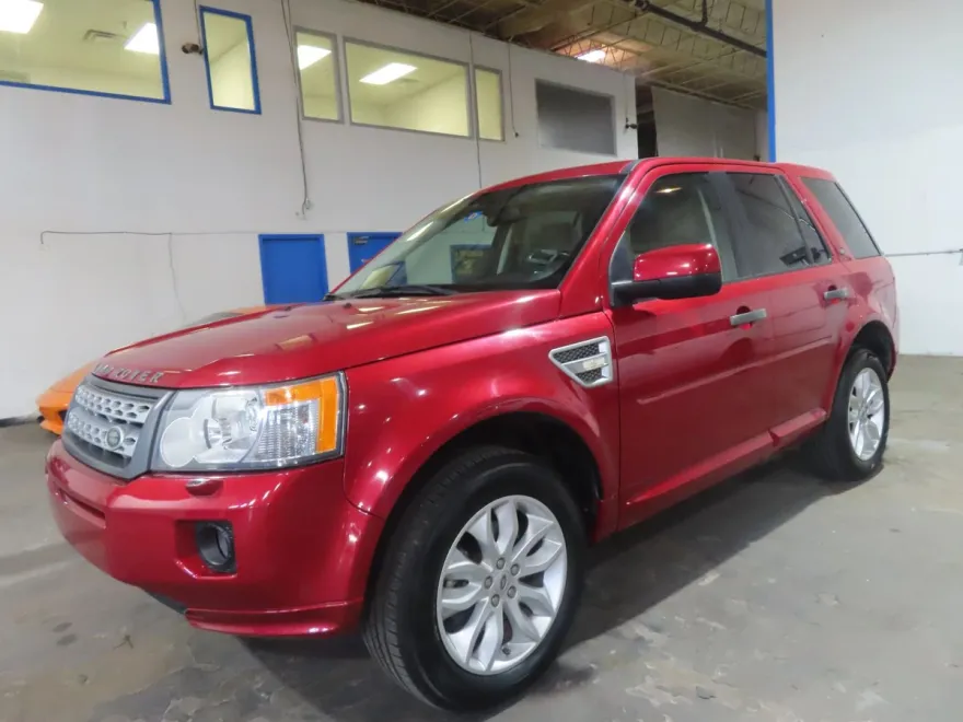 2012 Land Rover LR2 HSE photo 1