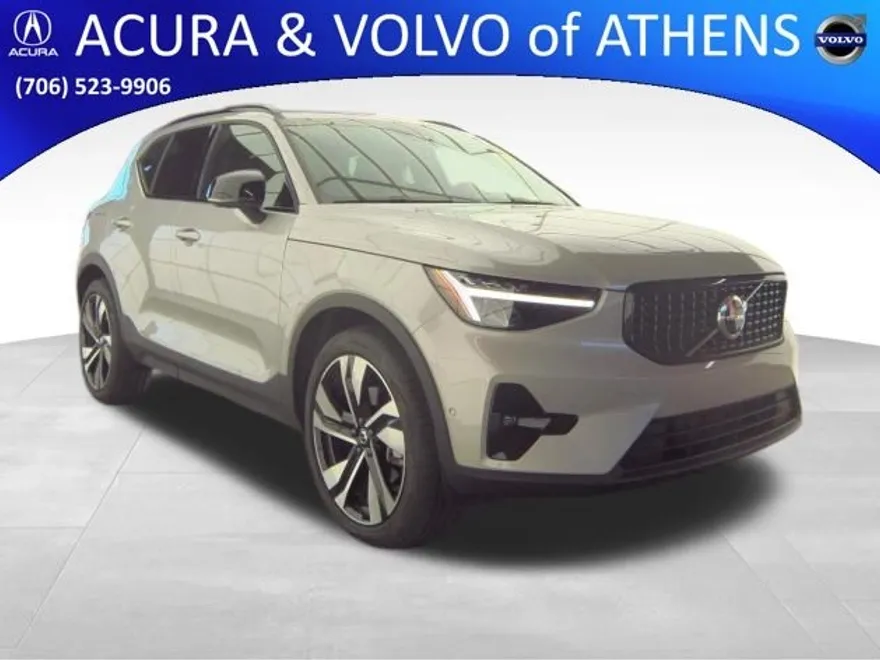 2025 Volvo XC40 Plus photo 1