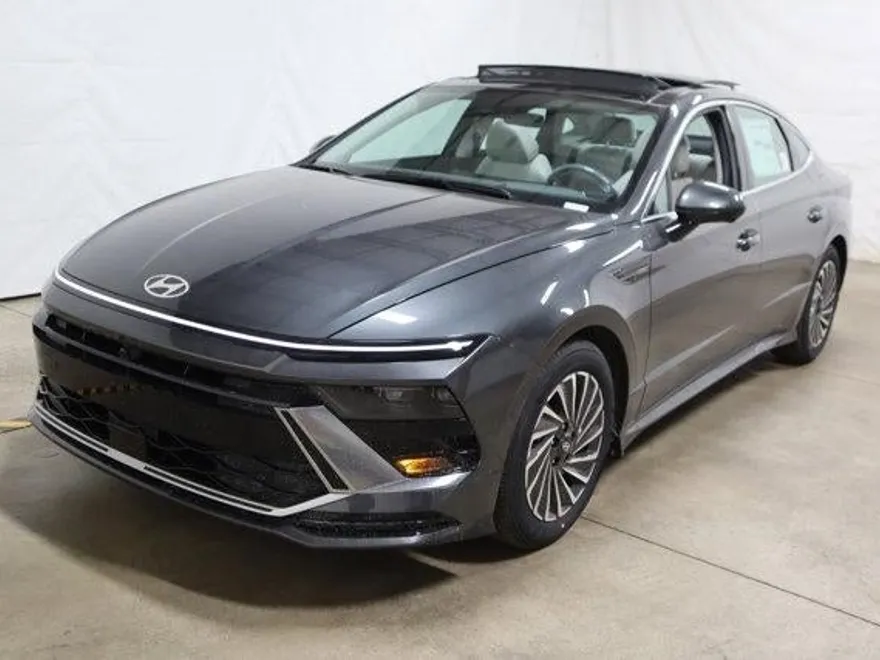 2025 Hyundai Sonata Hybrid Limited photo 1