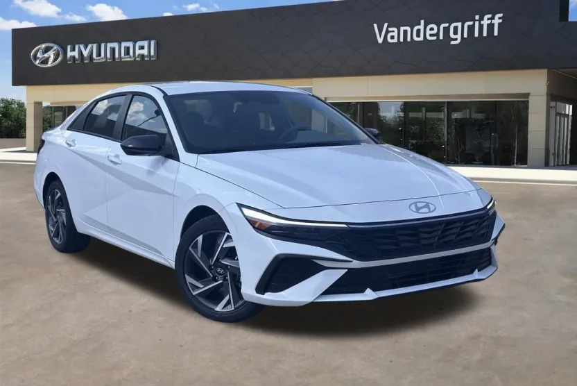 2025 Hyundai Elantra SEL Sport photo 1