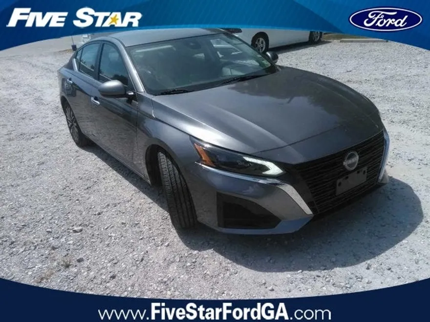 2023 Nissan Altima 2.5 SV photo 1