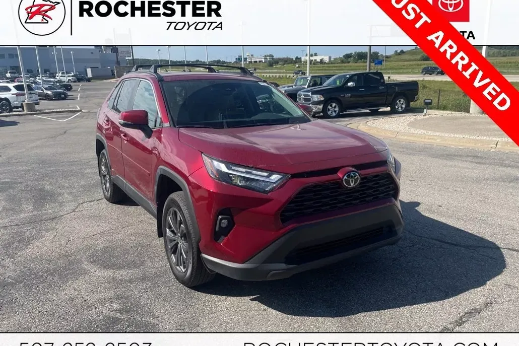 2025 Toyota RAV4 Hybrid XLE Premium photo 1