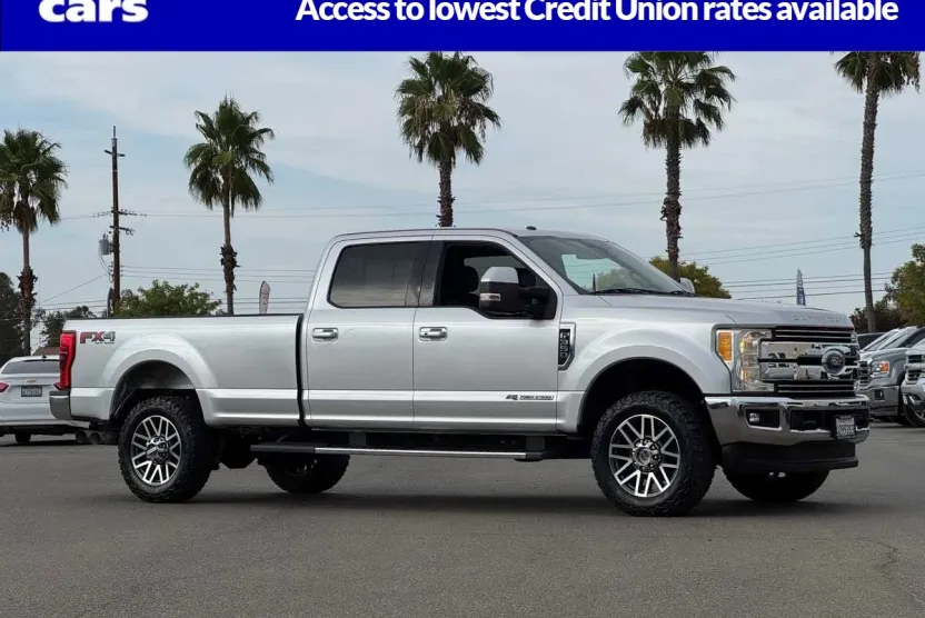 2017 Ford F-350 Lariat photo 1