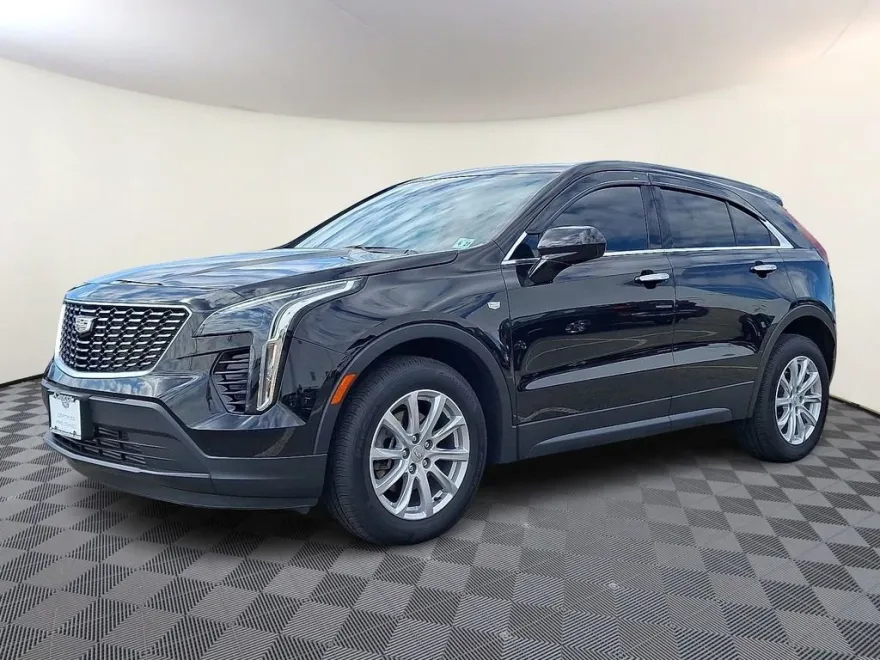 2022 Cadillac XT4 Luxury photo 1