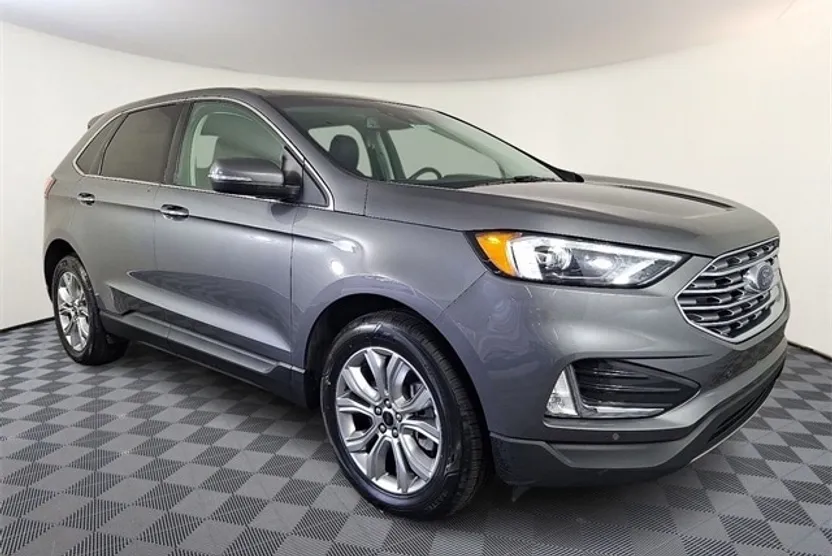 2024 Ford Edge Titanium photo 1