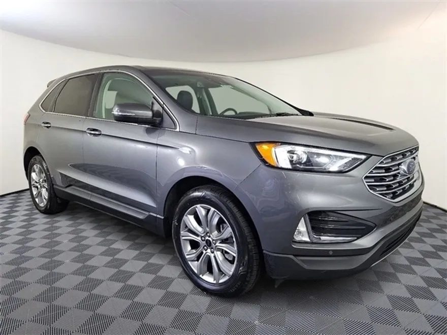 2024 Ford Edge Titanium photo 1