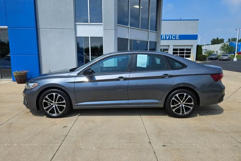 2023 Volkswagen Jetta 1.5T Sport photo 1