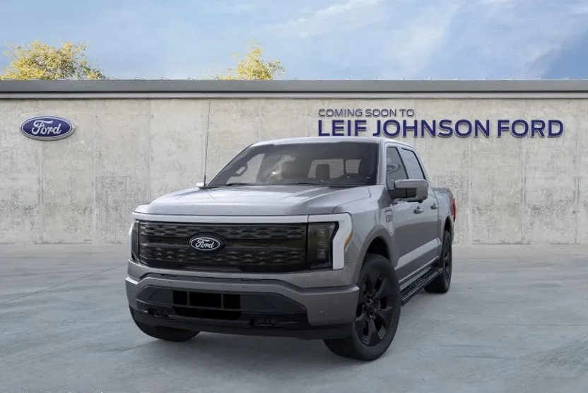 2025 Ford F-150 Lightning Platinum photo 1