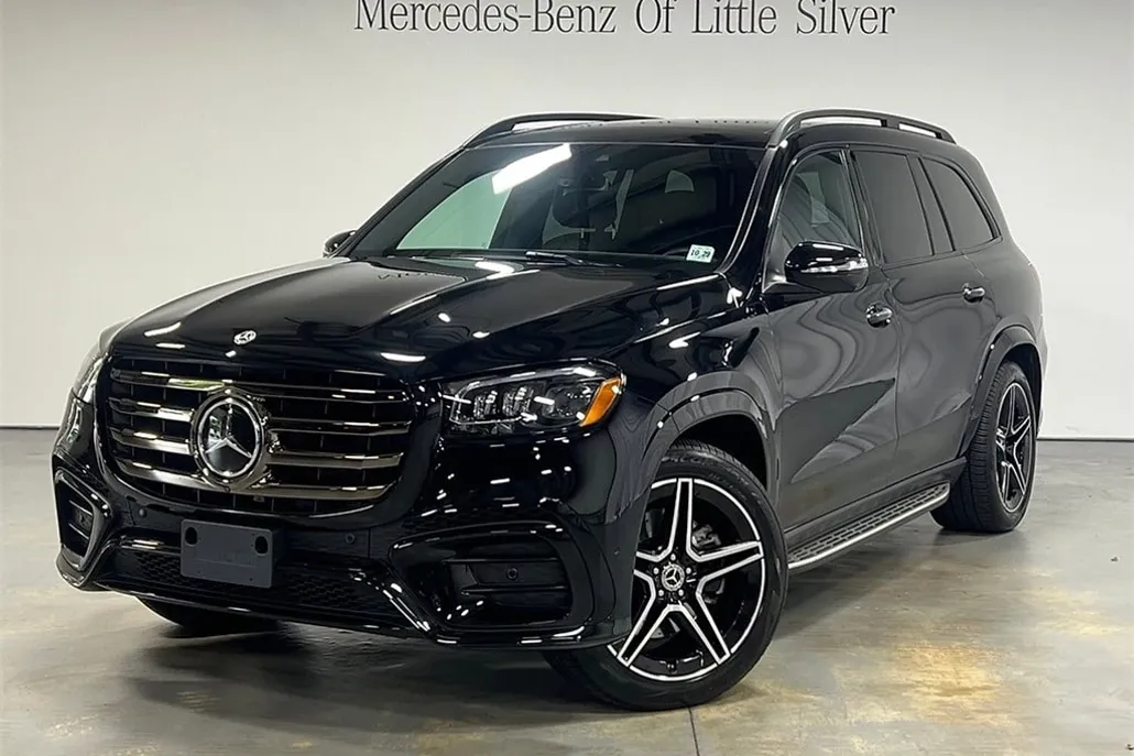 2025 Mercedes Benz GLS 450 4MATIC photo 1