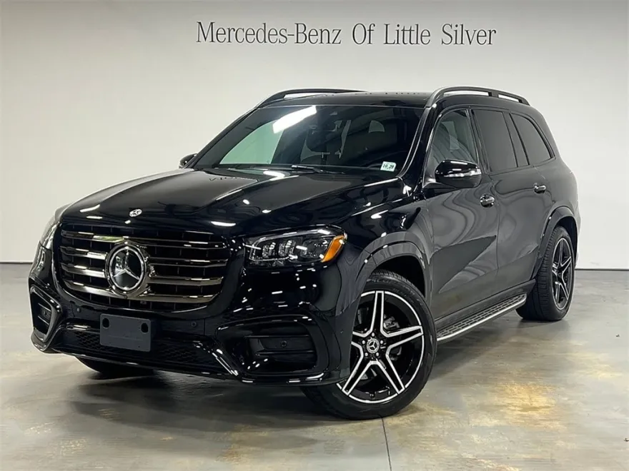 2025 Mercedes Benz GLS 450 4MATIC photo 1