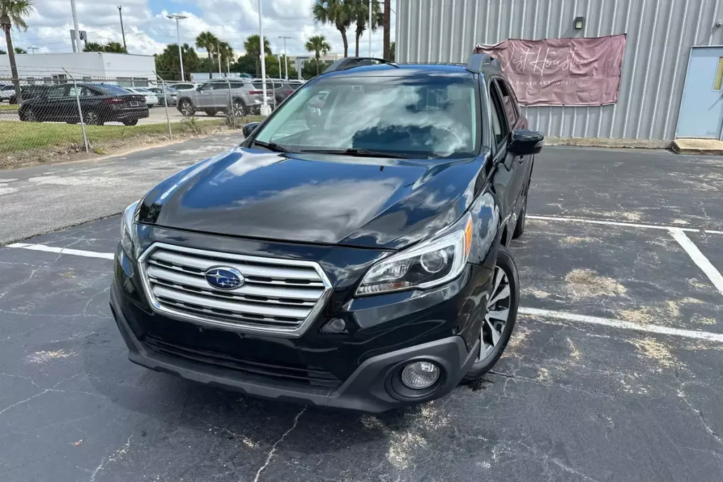 2015 Subaru Outback 3.6R Limited photo 1