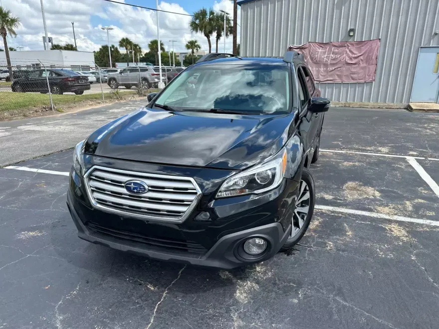 2015 Subaru Outback 3.6R Limited photo 1