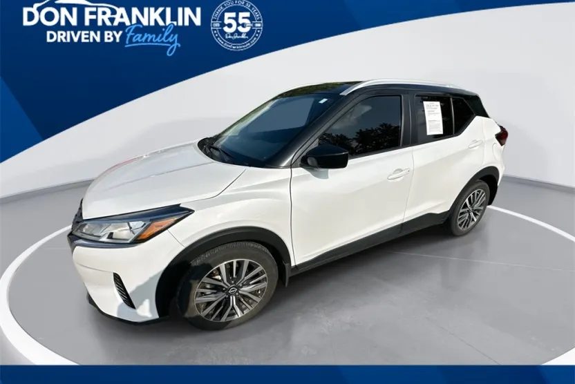2022 Nissan Kicks SV photo 1