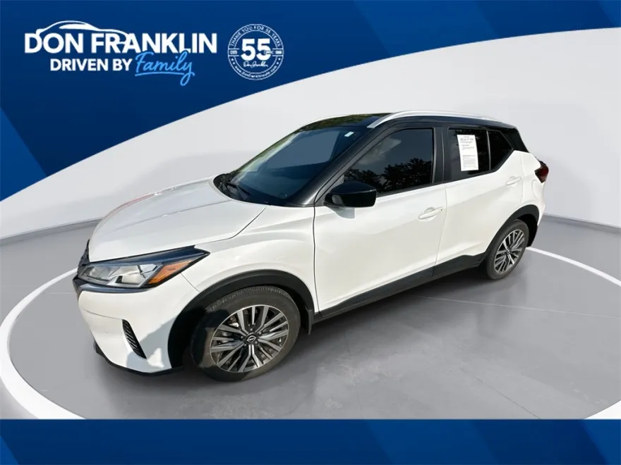 2022 Nissan Kicks SV photo 1