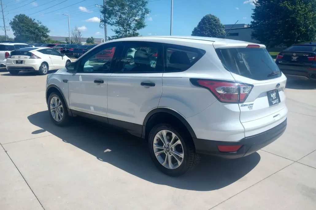 2017 Ford Escape S photo 1
