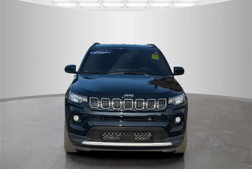 2023 Jeep Compass Limited photo 1