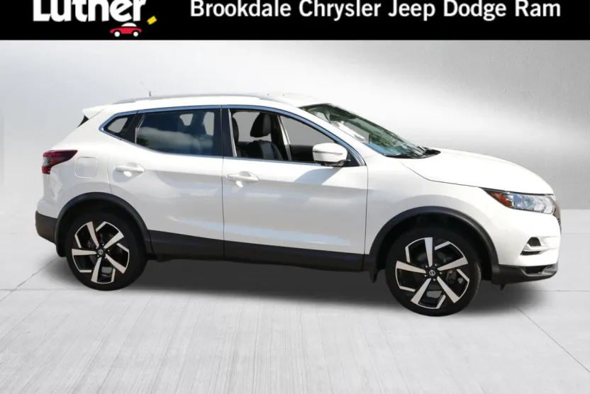2022 Nissan Rogue SL photo 1