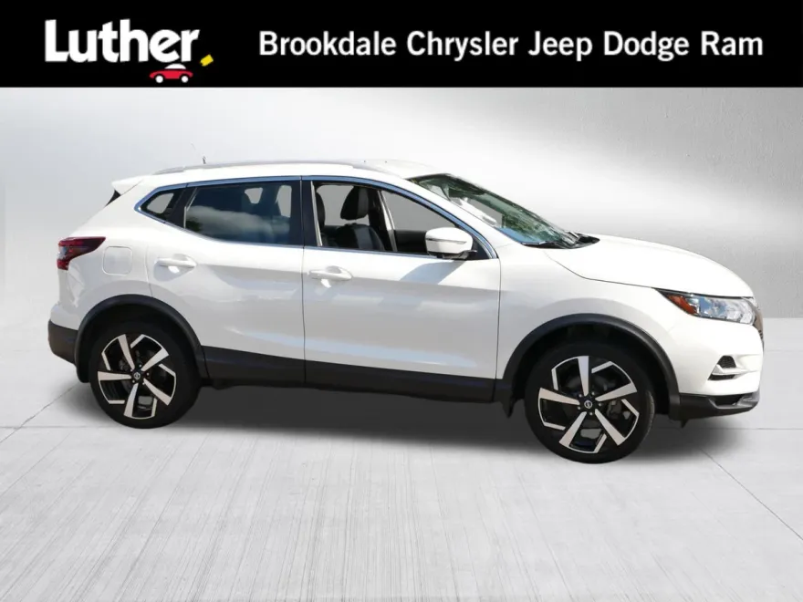 2022 Nissan Rogue SL photo 1